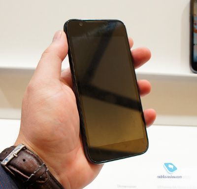ZTE annuncia ufficialmente in Russia la sua nuova gamma di smartphone senza rilasciare però nessuna caratteristica!!