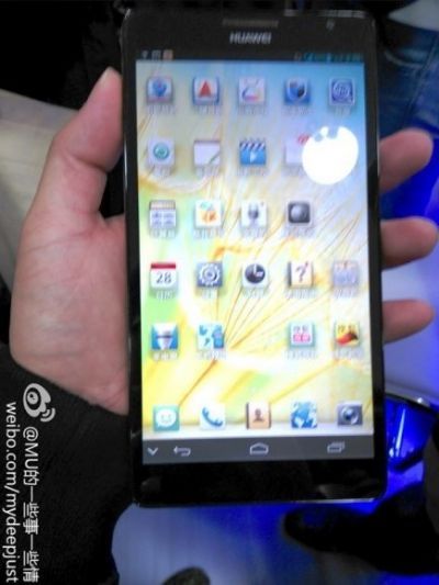 Huawei mostra in anteprima ufficiale l'Ascend Mate con schermo da 6.1!!
