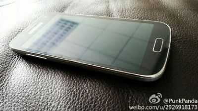Samsung Galaxy S4 Mini in un' altra foto