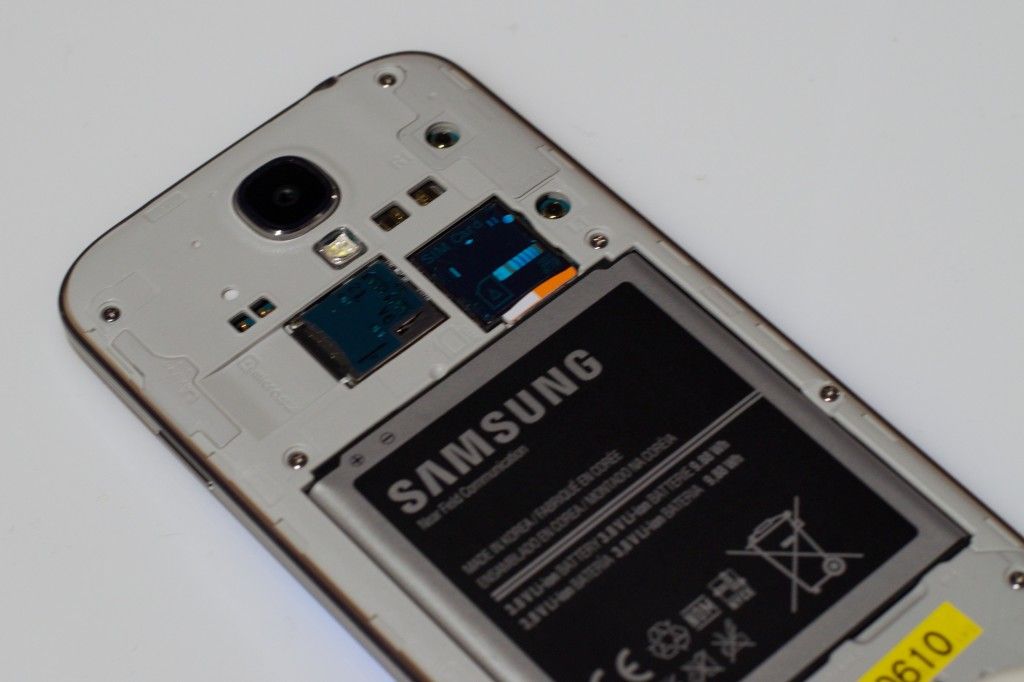 Samsung: batteria in regalo per tutti coloro che hanno riscontrato problemi con il Galaxy S4