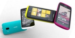 Ecco il nuovo RM-977 realizzato da Nokia, dual-SIM con uno schermo da 4,5 pollici